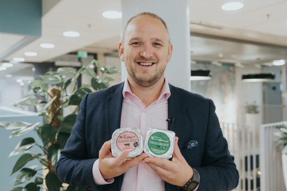 Landbruks- og matminister Jon Georg Dale fikk æren av å dele ut Menys Matskattstipend. Foto: Meny