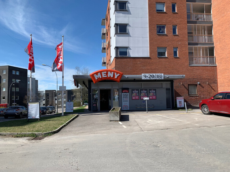 Ryddig: Fasaden er ryddig og fin, med tydelig Meny-merking.