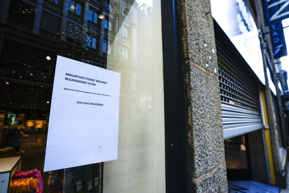 Butikker holder stengt i Oslo sentrum på grunn av nedstengning da koronaviruset medfører høye smittetall. Foto: Lise Åserud / NTB