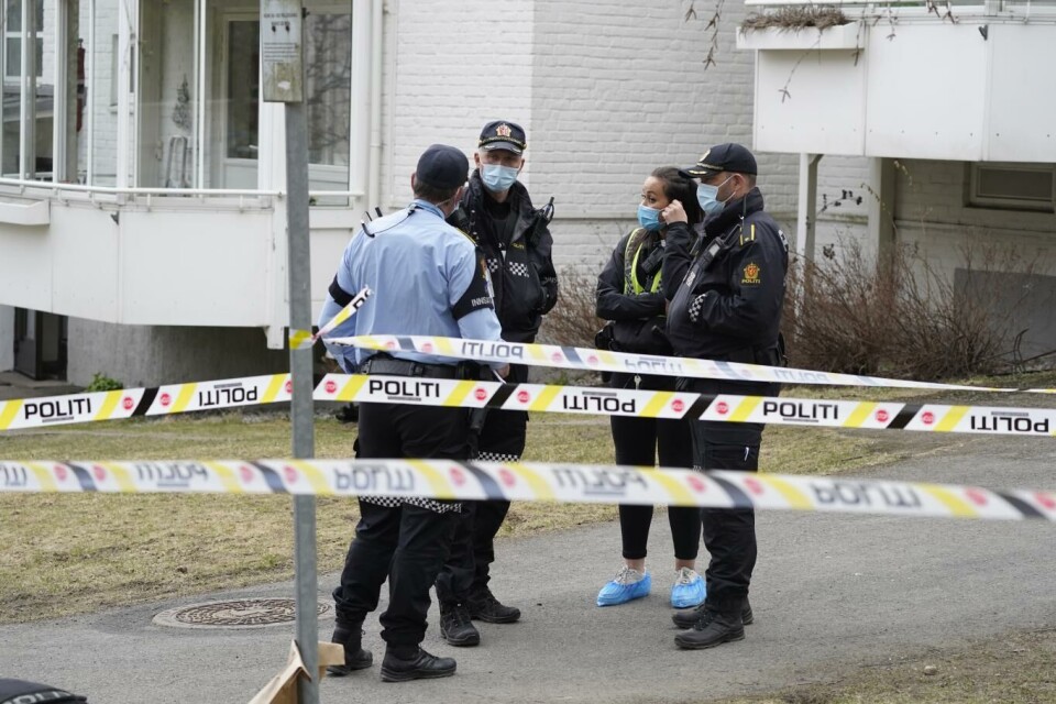 Politiet satte opp sperringer for å sikre bevis etter at kjøpmannen på Bunnpris Lambertseter ble knivstukket på Lambertseter torsdag.