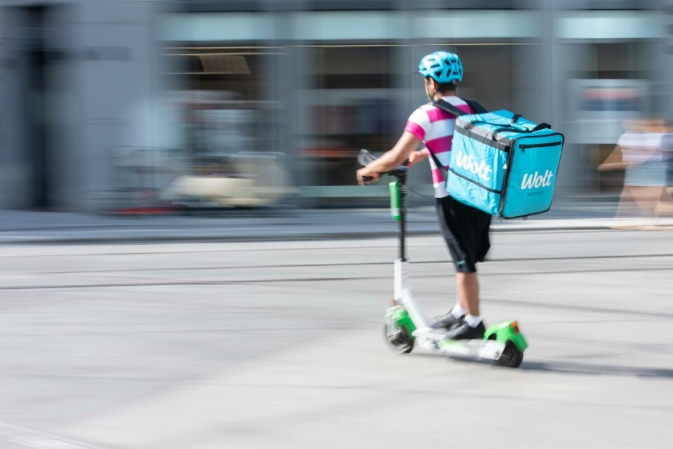 Finske Wolt er kjøpt opp av et amerikansk selskap. Matleveringstjenesten Wolt etablerte seg som en konkurrent til Foodora i Norge i 2019, og har senere utvidet til flere andre norske byer. Foto: Annika Byrde, NTB