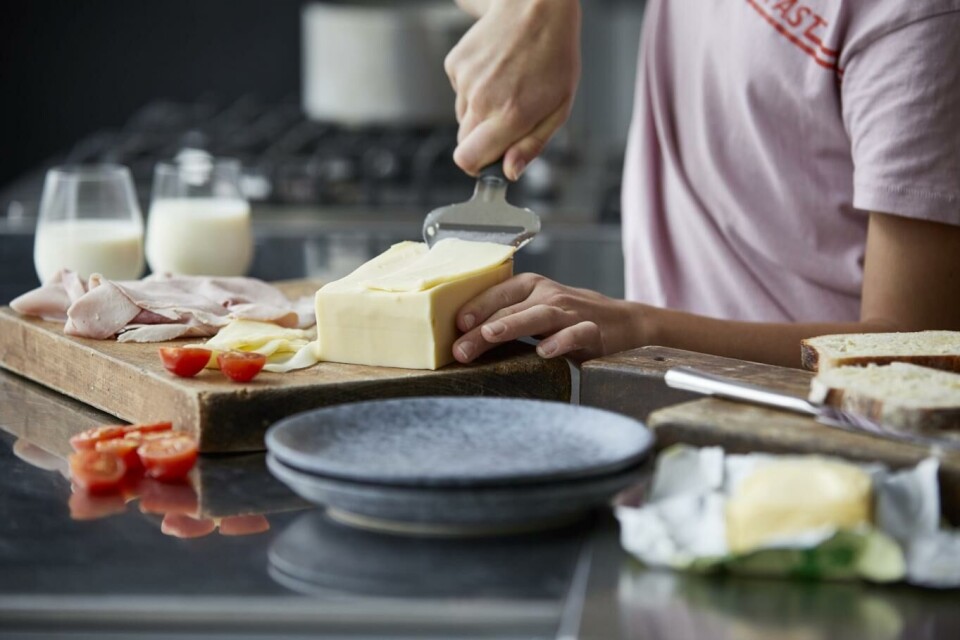 Norge er splittet når det gjelder hva vi kaller favorittosten vår, men litt over halvparten av oss sier gulost fremfor hvitost/kvitost.