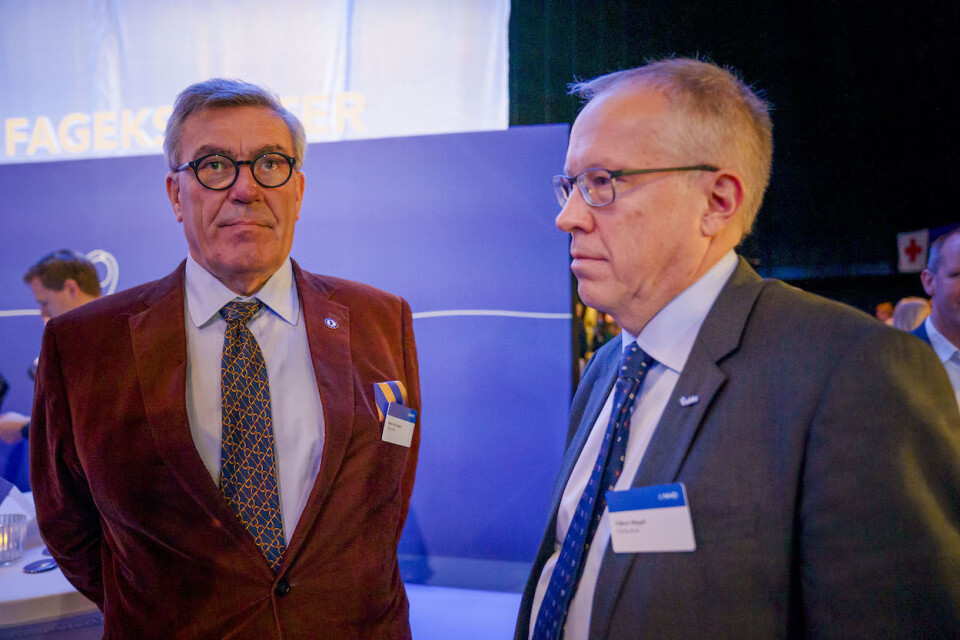 Styreleder i Orkla, Stein Erik Hagen (t.v.) mener regjeringens forslag om kjønnskvotering må utredes mer før det innføres. Her sammen med konserndirektør Håkon Mageli i Orkla under NHOs årskonferanse i Oslo Spektrum torsdag.
