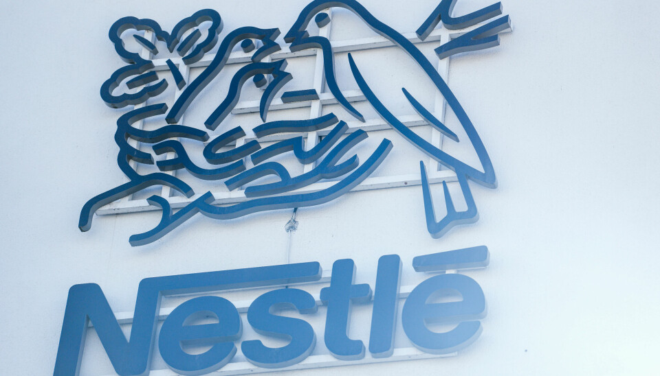 Mat- og drikkegiganten Nestlé får kritikk for å tilsette sukker i babymat i ikke-vestlige land.