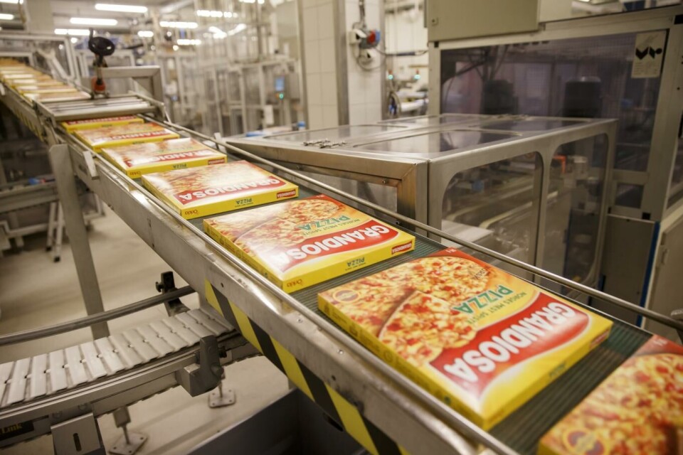 Orklas Grandiosa-fabrikk i Stranda kommune gjenåpnes igjen etter flere dagers stengning på grunn bakteriefunn i vann.