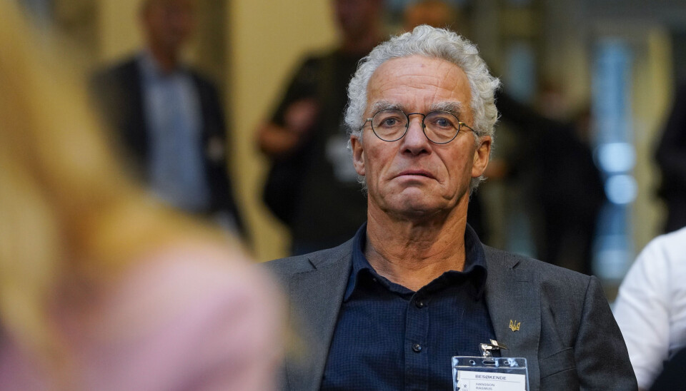 Rasmus Hansson (MDG) retter krass kritikk mot fiskeriminister Marianne Sivertsen Næss (Ap) for ikke å stanse norsk torskeoppdrett.