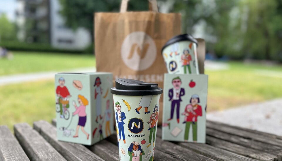 I mai lanserte Narvesen gjenbrukskopp med fargerike illustrasjoner av Anette Moi. Til nå har Narvesen-kioskene solgt 1132 av gjenbrukskoppen. I mai lanserte Narvesen gjenbrukskopp med fargerike illustrasjoner av Anette Moi. Til nå har Narvesen-kioskene solgt 1132 av gjenbrukskoppen.