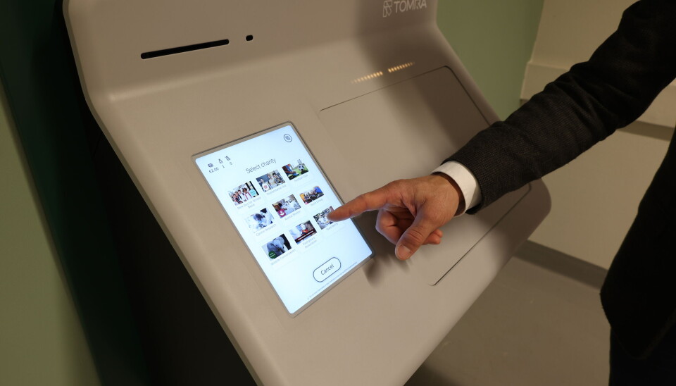 Det er også mulig for butikker å tilby opptil ni ulike donasjonsmottakere, inkludert Pantelotteriet som hoved-donasjon. Det er også mulig for butikker å tilby opptil ni ulike donasjonsmottakere, inkludert Pantelotteriet som hoved-donasjon.