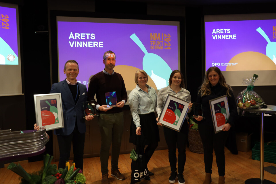 Representanter fra (f.v.): Obs Haugesund, Meny.no og Elisabeth Dydland fra Coop Mega Ålgård.Bunnpris & Gourmet Tyholt var ikke til stede da bildet ble tatt.