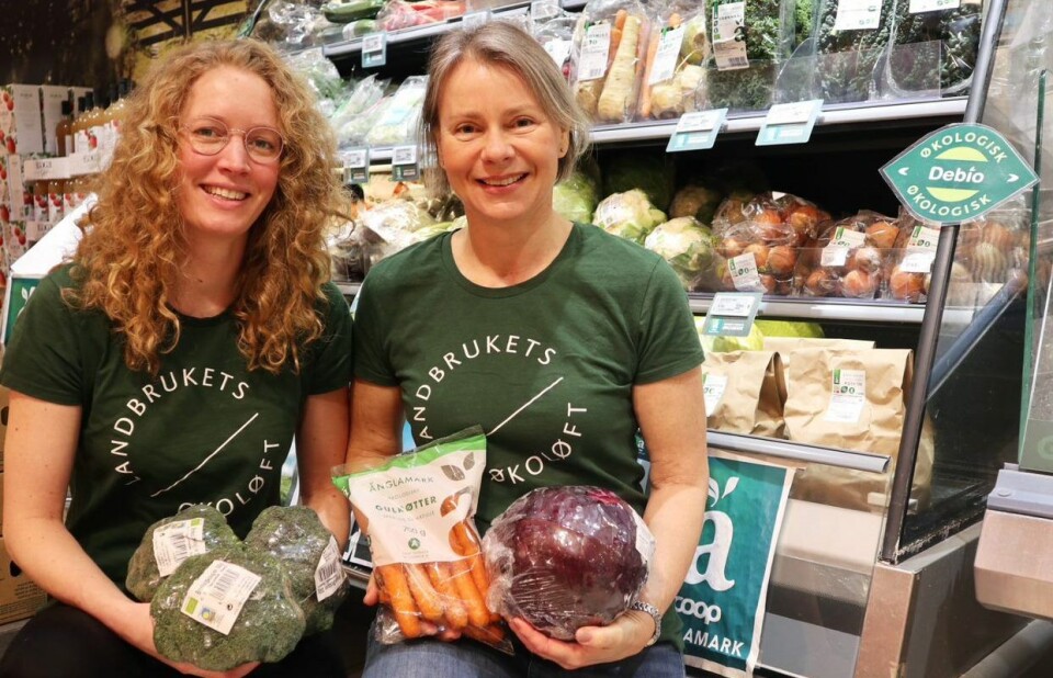 Marte Guttulsrød (t.v.) og Cathrine Andersen t.h fra Landbrukets Økoløft. Foto Lotte Shephard i Økologisk Norge