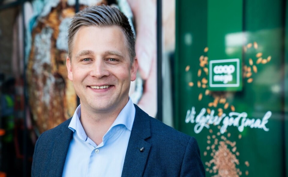 Kjededirektør i Coop Mega, Daniel Pedersen, er strålende fornøyd med fjorårets økologisalg. Foto: Espen Solli.