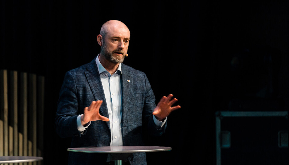 Administrerende direktør i Sjømatbedriftene, Robert H. Eriksson, mener regjeringens lovnader om å utvide permitteringsreglene for fiskeindustrien fremstår som et narrespill.