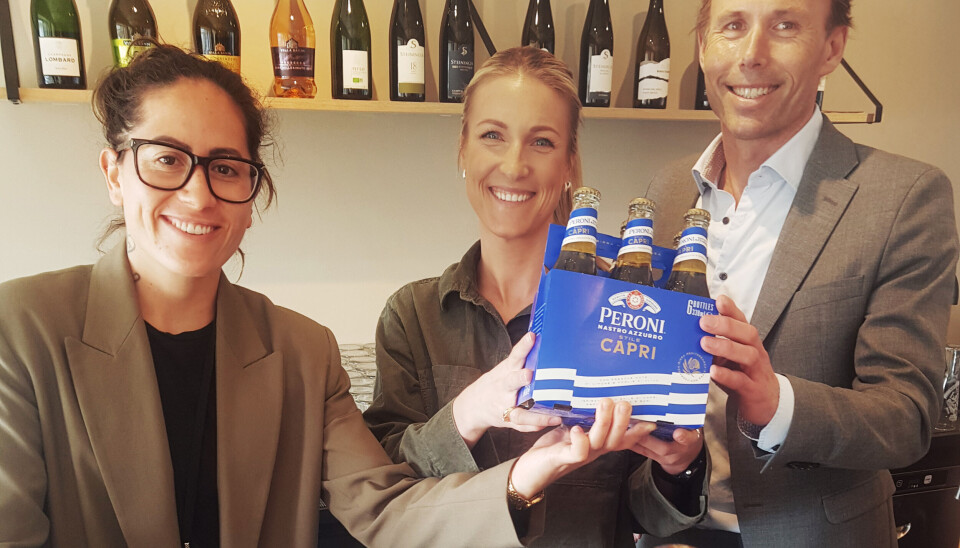 Løfter i flokk: Hos Arvid Nordquist legger man seg i selen for italiensk Peroni-øl: (f.v.) produktsjef Paola Torkildsen, produktsjef Oda Gomnes og daglig leder Jan Kleven.