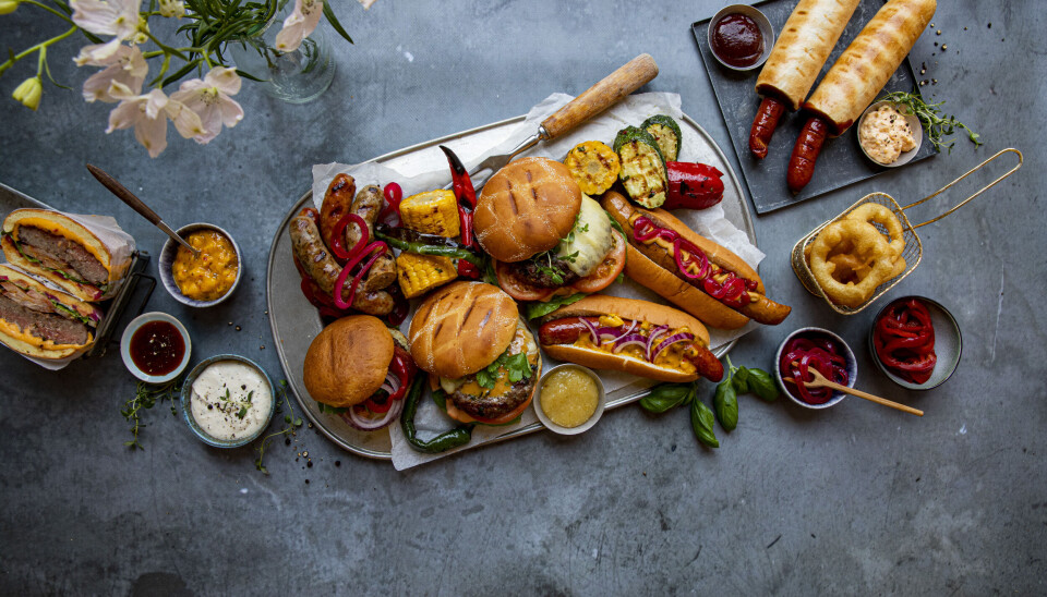 Det er lov å hive noe annet enn pølser på grillen til de minste.