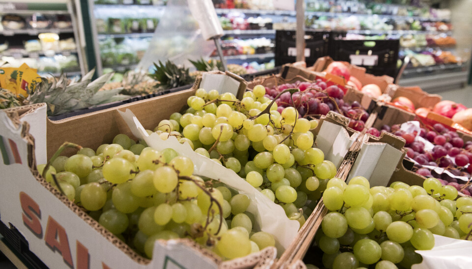 Frukt og grønt er blant varene hvor vekten spiller en rolle. Opplever man feil på vekta, oppfordrer Justervesenet kundene til å si fra. Frukt og grønt er blant varene hvor vekten spiller en rolle. Opplever man feil på vekta, oppfordrer Justervesenet kundene til å si fra.