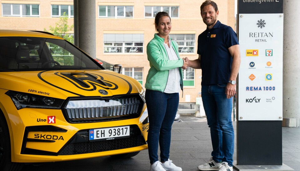 Martine Behrens (Direktør for Škoda i Norge) og Thor Hushovd (Daglig leder i Uno-X Mobility Cycling AS).