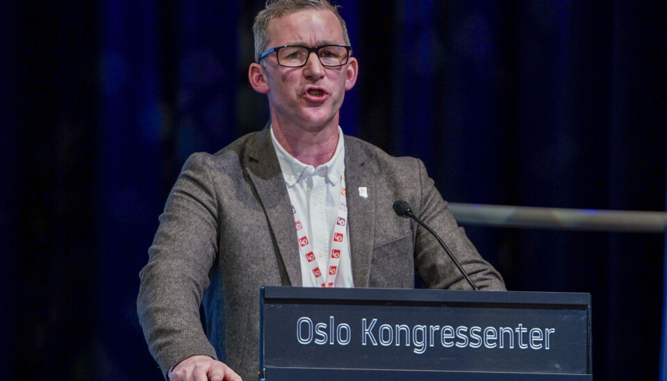 Handel og Kontors leder Christopher Beckham avviser at LO kan inngå en avtale der sykelønnen er i spill. – Det er helt uaktuelt.
