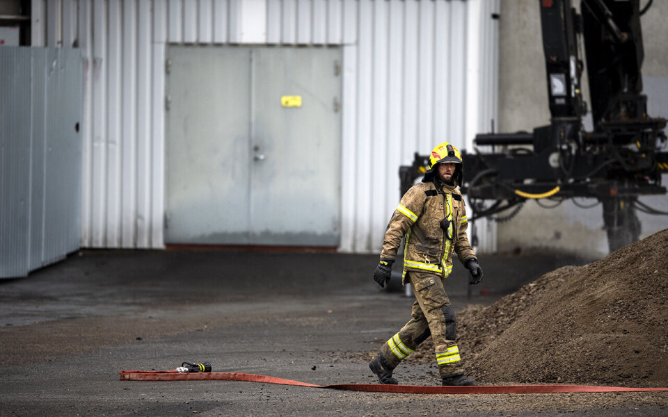 Alle nødetater rykket ut til siloanlegget til Felleskjøpet på Lena i Østre Toten i forbindelse med brannen natt til 14. juli. Dette er landets eneste produsent av økologisk kraftfôr til fjørfe og svin.