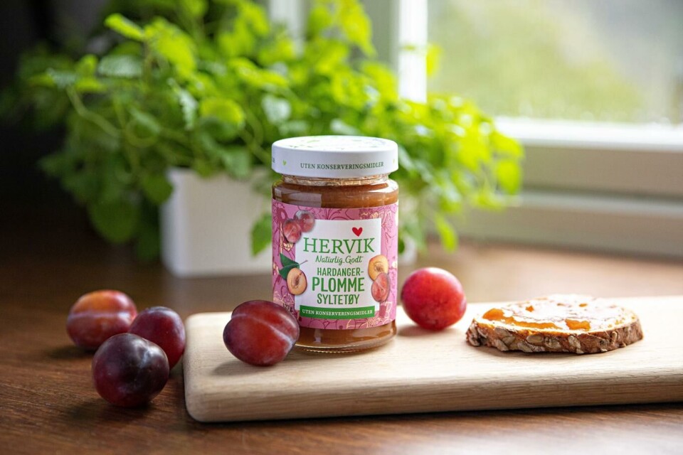 Jensen & Co AS overtar salg og markedsføring av Hervik bærsaft og syltetøy. Jensen & Co vil bidra til å bygge merkevaren i norsk dagligvare og markedsføre produktene ut til forbrukeren. Foto: Anne Andersen