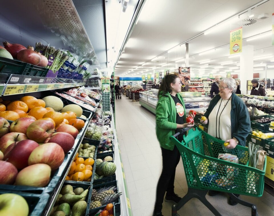 I Danmark åpnes det nå for at ansatte med gyldig koronapass kan slippe å bruke munnbind på jobb.