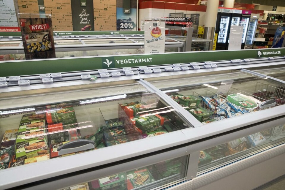 Energirådgiver Trond Paasche tipser om at det er lurt å skaffe seg gardiner eller dører på kjølediskene. Illustrasjonsfoto: Terje Pedersen, NTB