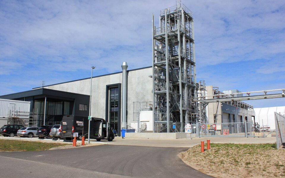 Her hos Quantafuels anlegg i Skive i Danmark skal plastavfall fra Norge gjenvinnes kjemisk.