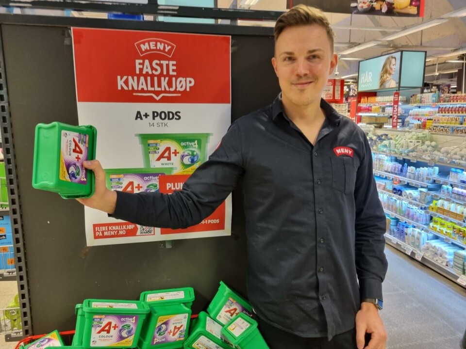 Viktig: «Fast knallkjøp» er ett av de viktigste virkemidlene butikksjef Ronny Kvammen hos Meny Colosseum bruker for å være mest mulig konkurransedyktig på pris.