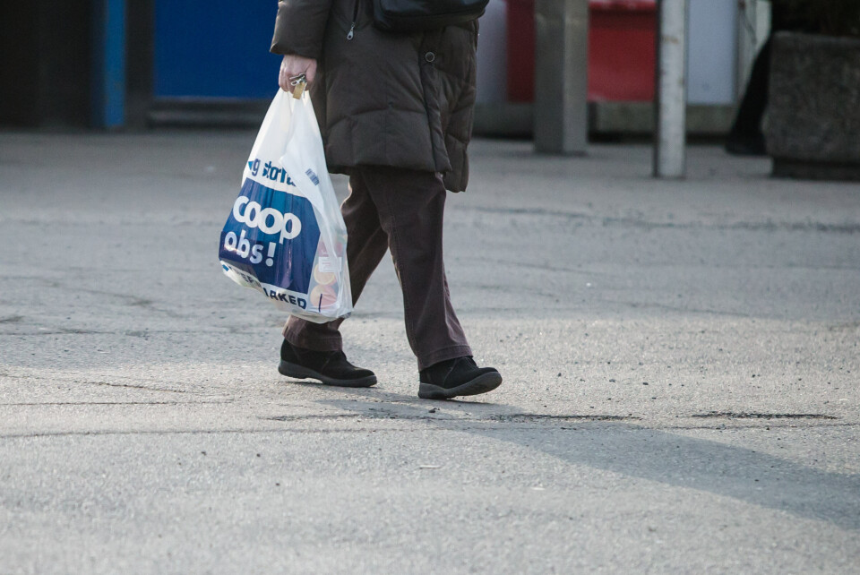 Handlepose fra Obs. Handelens Miljøfond lyser ut 25 millioner kroner til arbeid mot plastforsøpling. Foto: Audun Braastad, NTB scanpix