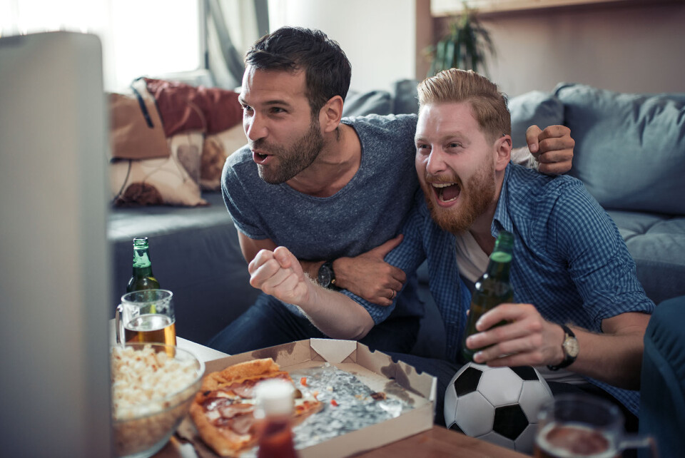 Øl og pizza vinner fotballkampen