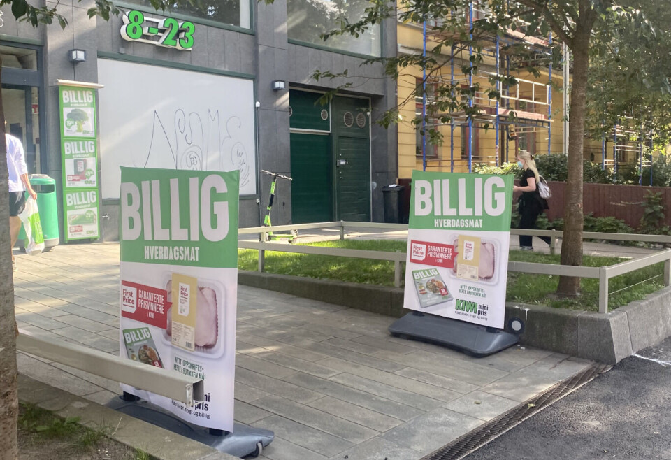 Synlig: Fasaden fremstår som oversiktlig og med god og tydelig merking av Kiwis profil og åpningstider.