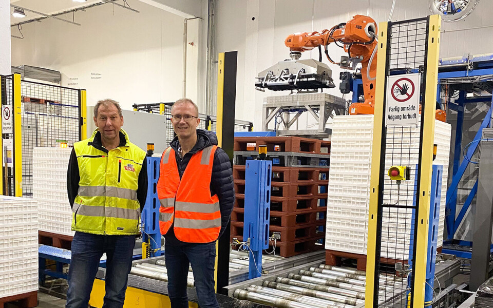 Tor Helge Bjorheim i Tine Sentrallager Klepp (til venstre) og Rune Bjelland i Robot Norge ser fram til å få på plass en forbedret utgave av dagens robotløsning.