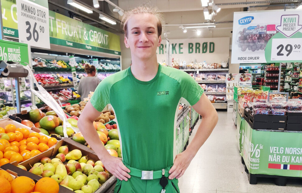 – Jeg satt på den ene siden av Støre, og Hanne på den andre, sier Vsevolod «Seva» Korotyck om møtet han og butikksjef Hanne Høvik hadde med Jonas Gahr Støre.