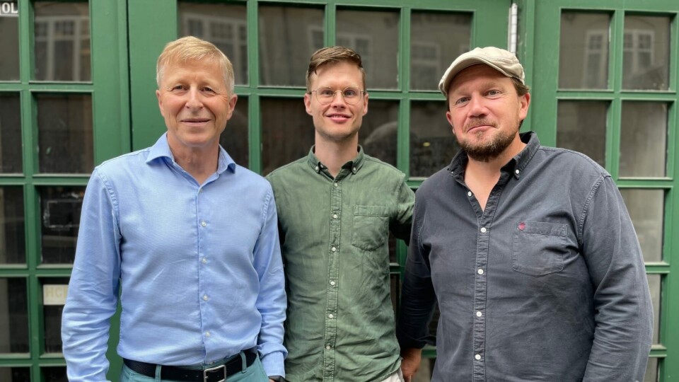 Ny daglig leder, Johan Henrik Kintzell Frøstrup (midten) sammen med styreleder Per Skorge (venstre) og avtroppende daglig leder Ole Petter F. Bernhus (høyre).