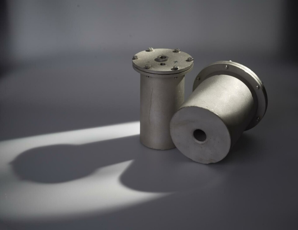 Prototypen på en hermetikkboks med hull i midten testes nå i flere europeiske forskningsinstitutt. Foto: Audun Iversen © Nofima