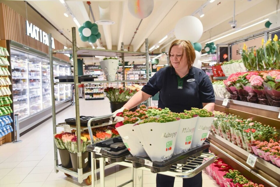 Frukt- og grøntansvarlig Camilla Torp på Coop Mega Metro er utdannet blomsterdekoratør.
