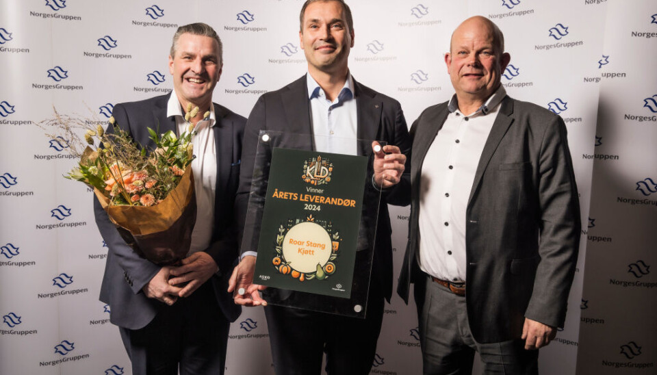 Årets leverandør i Asko er Roar Stang Kjøtt AS. F.v: Kent Sørensen, Paal Stang og Finn-Egil Borge Hansen.